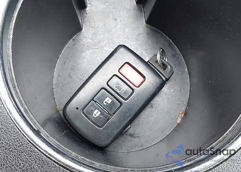 2019 Toyota Highlander Xle z USA, uszkodzony, nr VIN 5TDJZRFH4KS576735